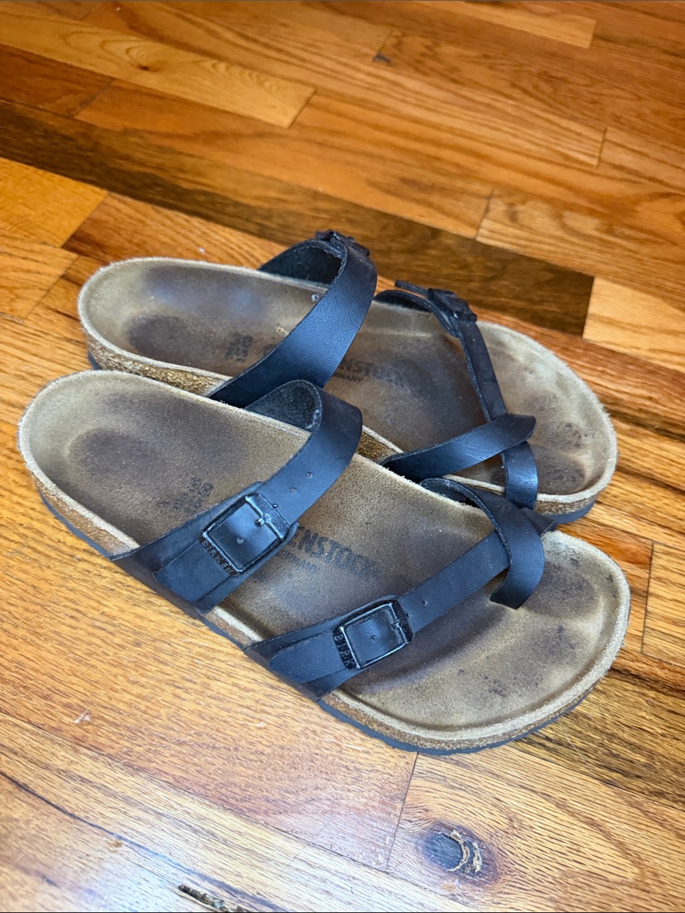 Birkenstock Black Two-Strap Sandals with Toe Loop - Picture 2 of 4